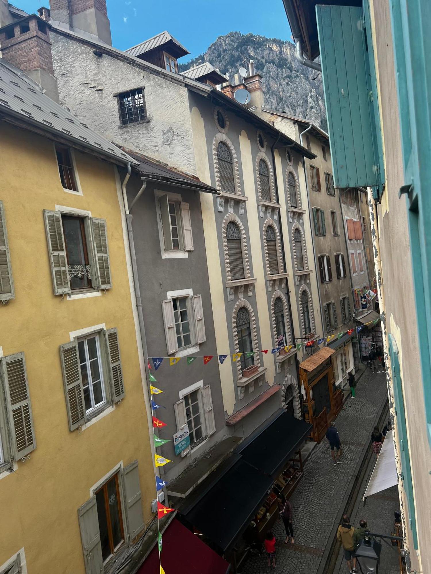 Appartement Moderne Et Chaleureux Briancon  Exterior photo
